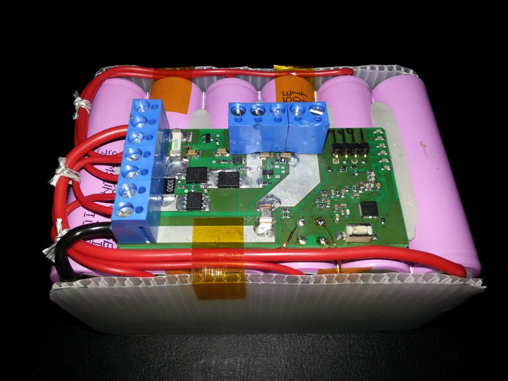 Battery pack management board based on TI BQ40Z80.